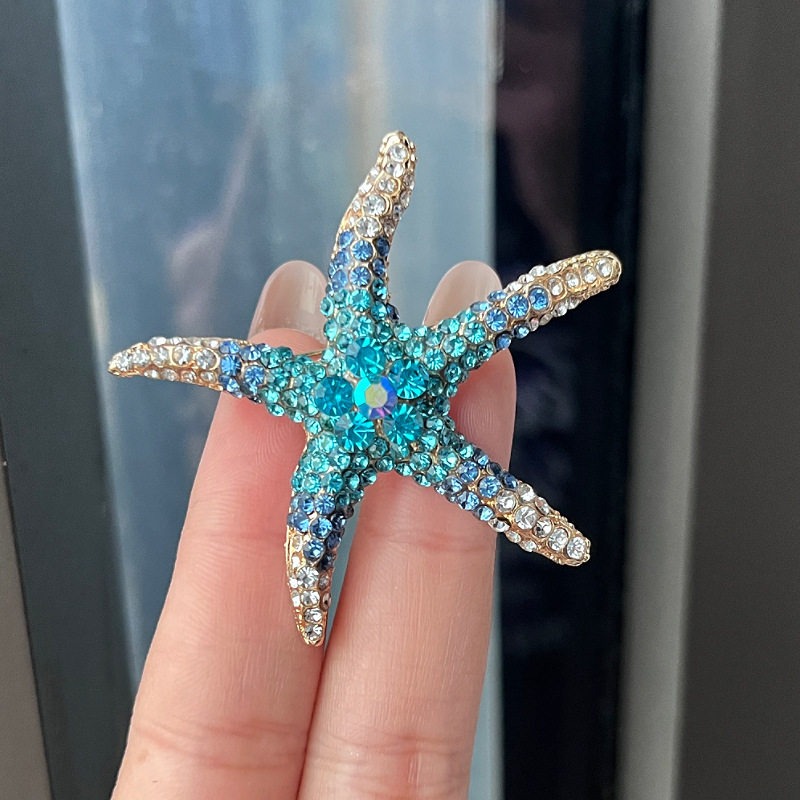 New inlaid rhinestone cute multi-color starfish brooch fashion personality star corsage spot factory wholesale
