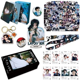 Bullet-proof Youth League V jintaiheng peripheral keychain sticker gift box V album Layover small card through card suit