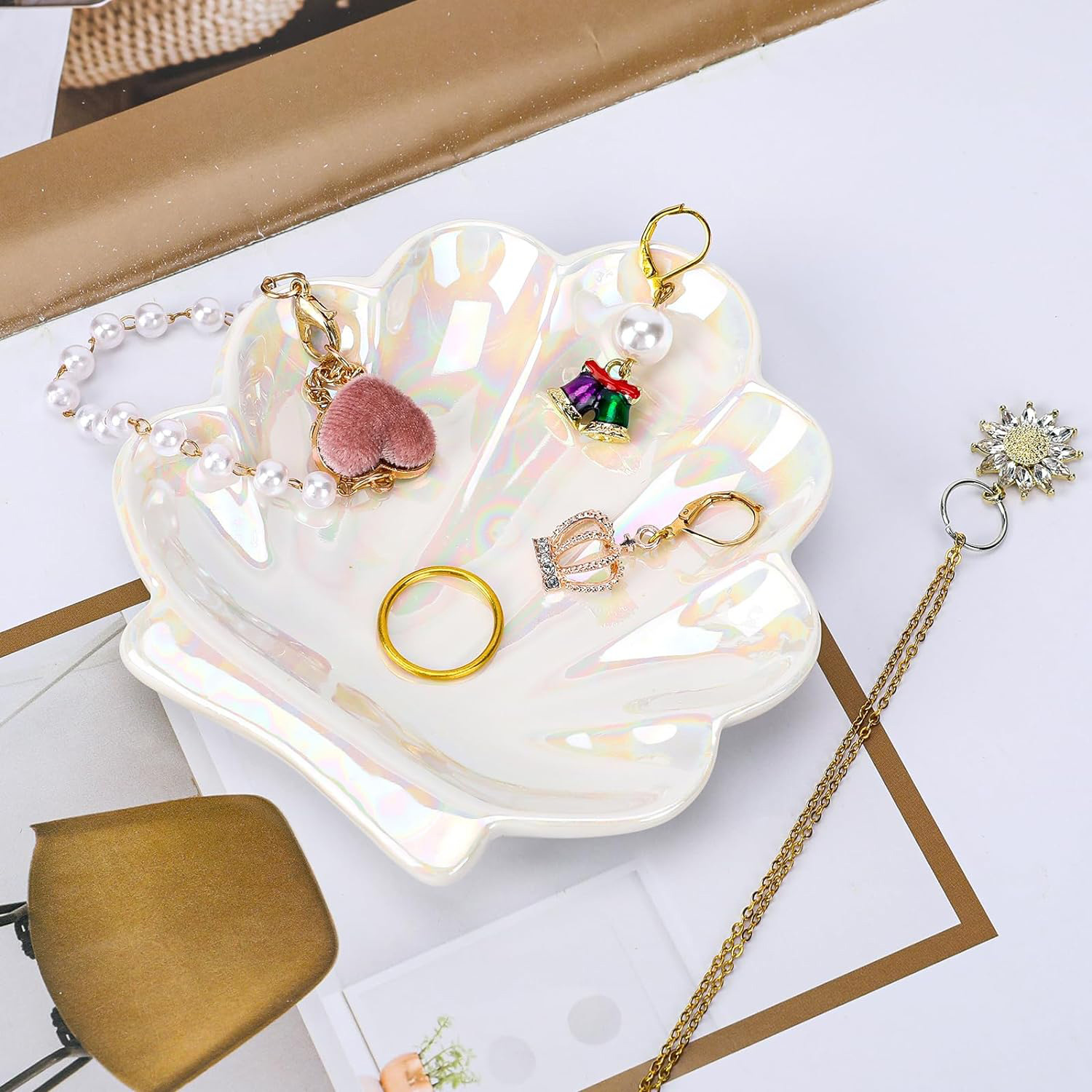Ceramic shell plate cross-border European creative simple irregular fruit plate small plate jewelry storage decorative plate