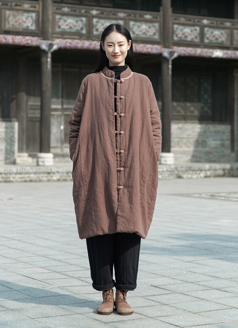 2023 Winter Neue Vintage Chinesischen Stil Vertikale Kragen Chinesischen Stil Kontrast Farbe Platte Schnalle Mittellange Baumwolle gefütterte Jacke Leinen Lose Baumwolle-pad_voghion.com