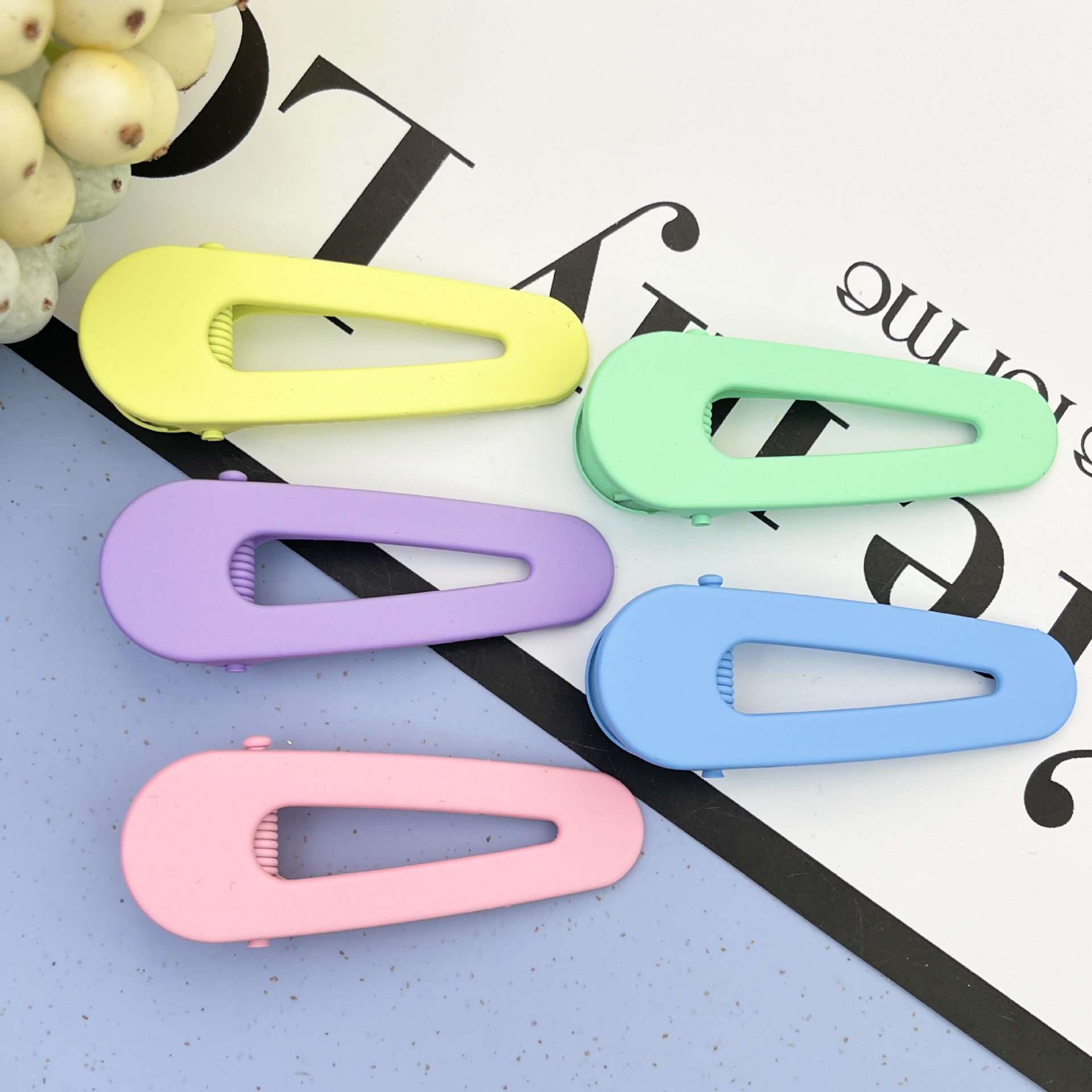Vernice Macaron Gloss 2024 8 caratteri Fermaglio a becco d'anatra Colore frutta Fermaglio per capelli senza cuciture Accessori per capelli carini Fermaglio laterale Frangia Accessori_voghion.com