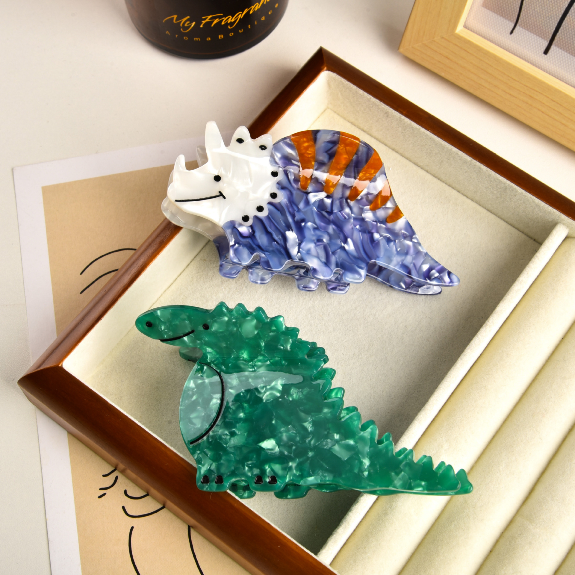 Accessori per capelli YHJ 2024 Nuovo fermaglio per capelli a forma di dinosauro con animali dei cartoni animati, in acetato, con arricciatura posteriore, con squalo_voghion.com