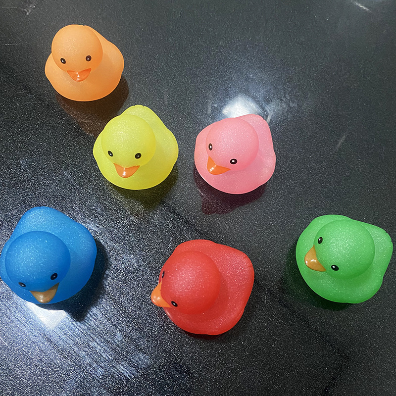 果物の凍る色の閃粉のアヒルの金のネギの粉の8号のアヒルのミルクティーのアヒルの子供の入浴する水遊びのゴムはおもちゃをつまんで叫びます。|undefined