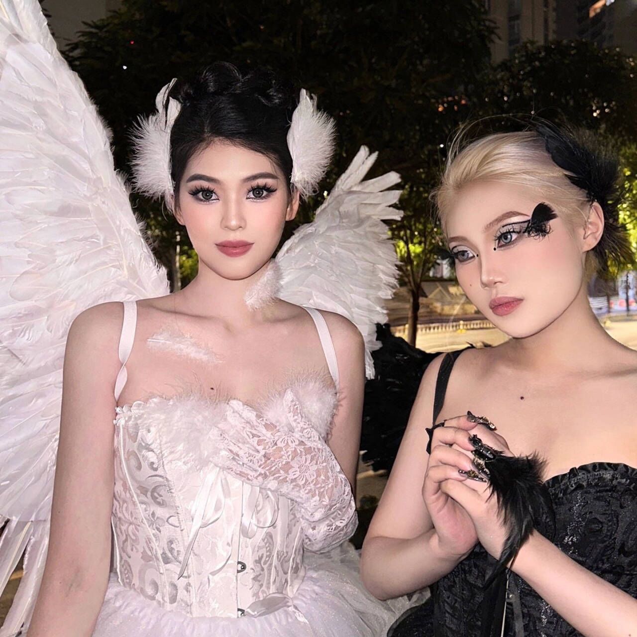 Copricapo di piume di cigno bianco, forcina per capelli da principessa, da sposa, accessori per capelli da sposa, accessori per damigella d'onore, fermaglio laterale_voghion.com