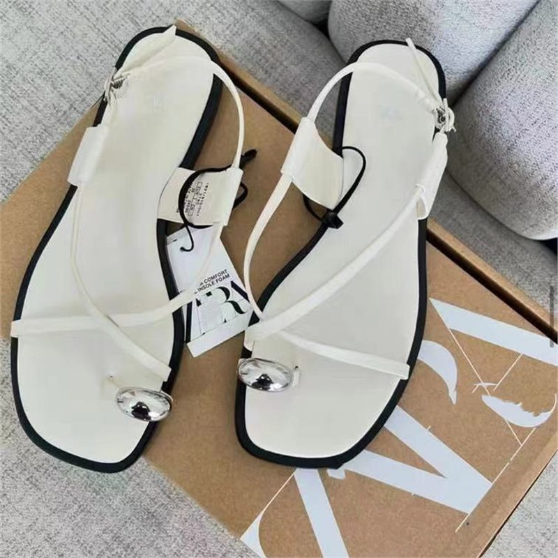 Independent Station Cross-border New Metal Clamp Split Toe Flat Sandals Cross Strap Design Buckle Women's Shoes shoe