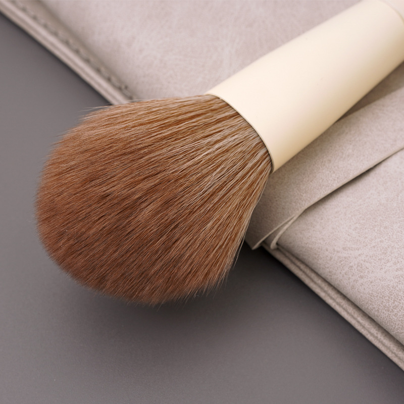 Factory direct soft wool zero scattered powder brush single blush brush does not eat foundation makeup tools set makeup brush a pack