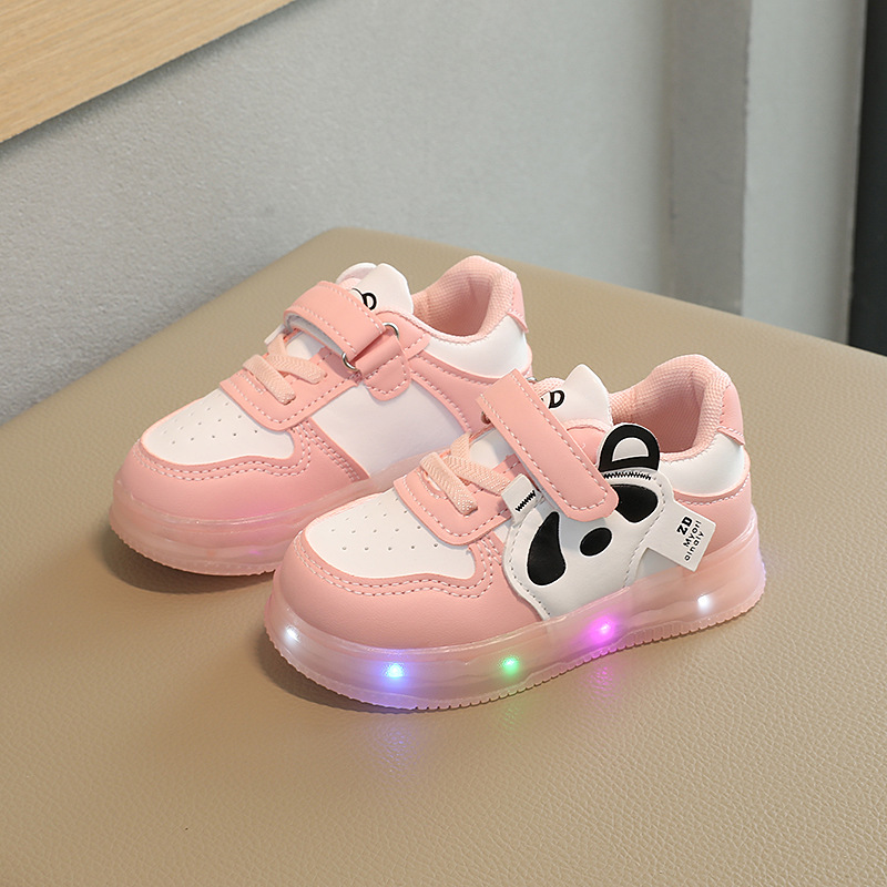 Children's LED light-on shoes 2024 spring new boys and girls panda leather board shoes baby soft bottom non-slip shoes fashion