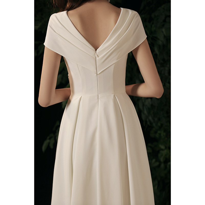 White Annual Meeting Evening Dress 2024 New Spring and Winter Banquet Elegant Satin Wedding License Travel Light Wedding Dress V-Neck