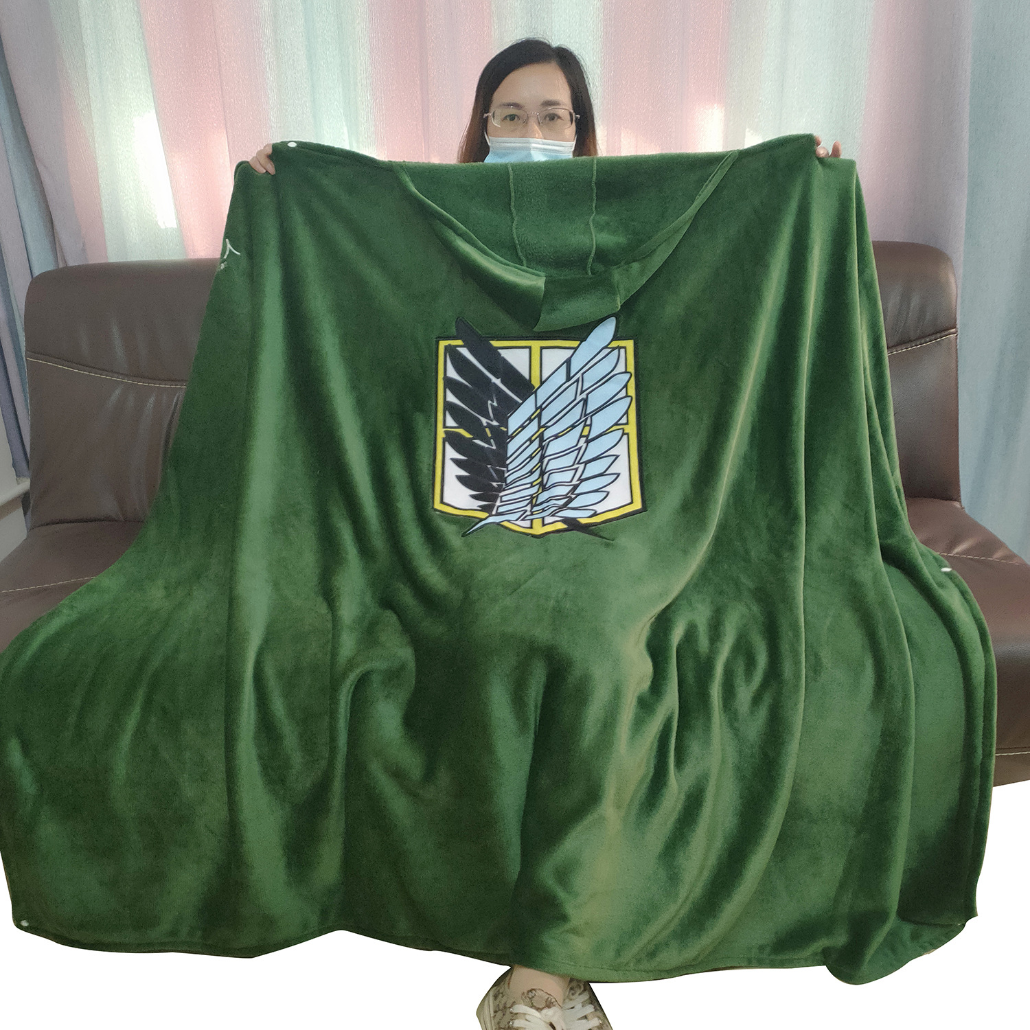 The Wings of Freedom Attack Giant House Man Shawl Shawl Investigation Corps Soldier Chief Animation Blanket Lunch Blanket