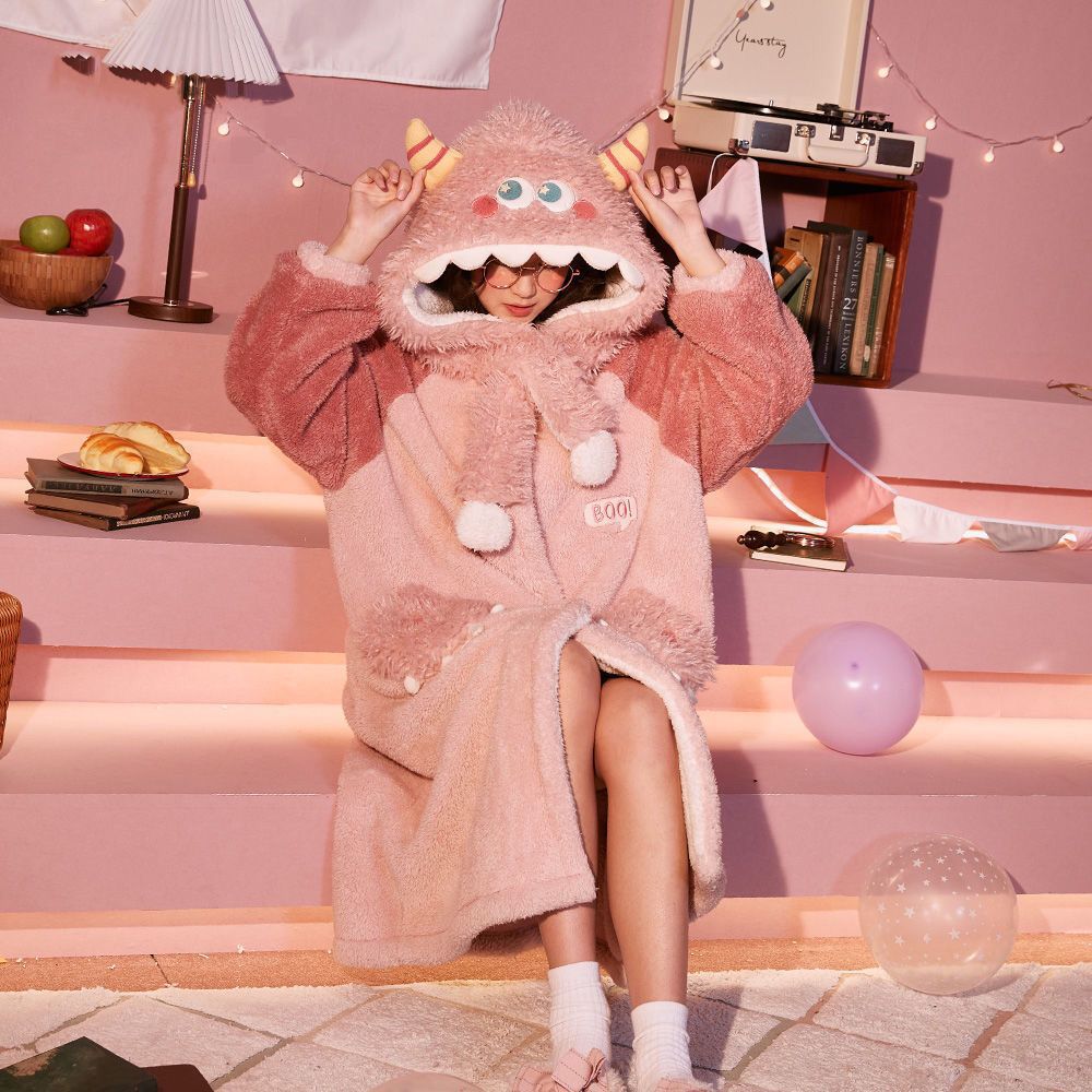Coral Velvet Donald Duck Thickeneded Nightgown Autumn and Winter Can Pass through Student Clothes Warm Clothes Cinnamon Dog Strawberry Bear Home Clothes