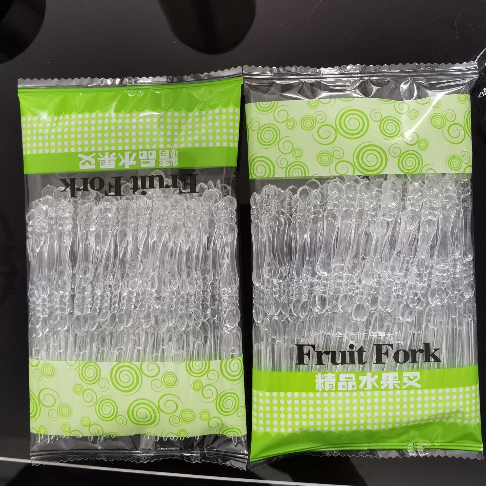 Disposable plastic fruit fork creative transparent bamboo moon cake fork two-tooth fruit sign wholesale