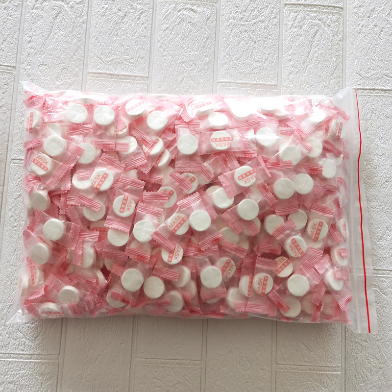Net red explosions ultra-thin cotton compression mask family Naked film wet hydrating silk mask a generation of hair