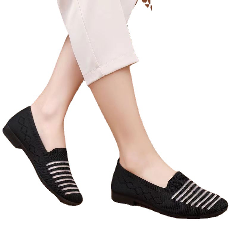 Mom's shoes women's summer new soft bottom non-slip hollow mesh shoes flying woven flat walking slip-on old Beijing cloth shoes