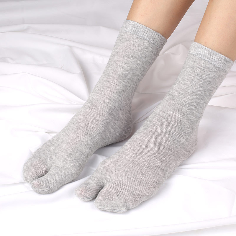 Spot supply men's and women's split-toe two-toe socks clog socks hallux valgus orthopedic split-toe sweat-absorbent floor socks