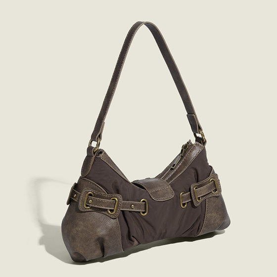 Retro distressed underarm bag American bag waste soil style 2023 autumn and winter New one-shoulder portable rivet French stick bag