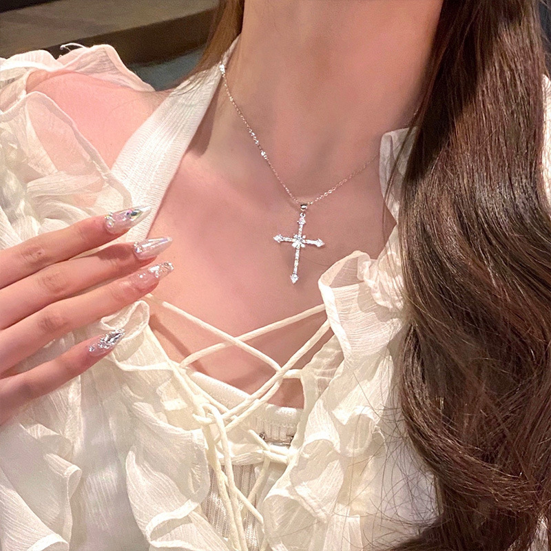 Full diamond star cross necklace cold style sweet cool zircon flash diamond pendant 2023 New Fashion necklace style