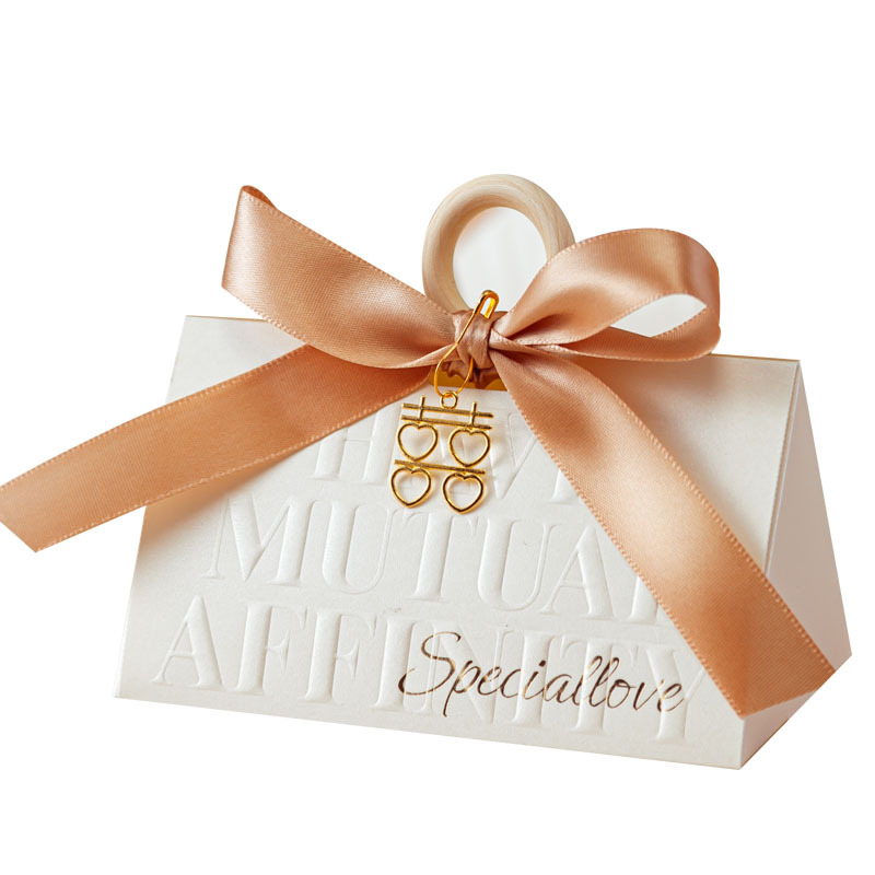 New triangle candy box niche high-grade wooden ring portable candy box wedding companion gift box European-style candy bag