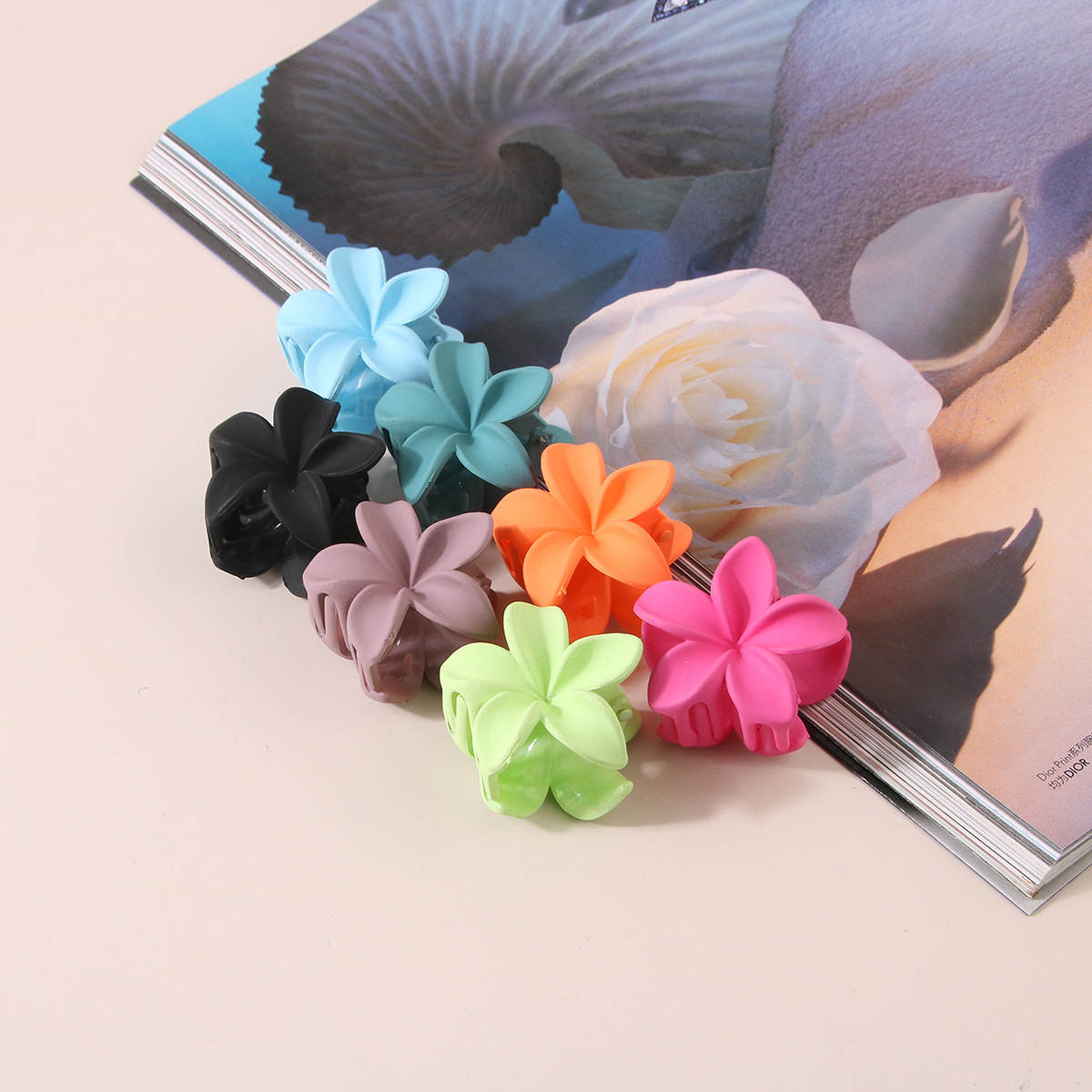 Cross-border  4CM Candy Color Egg Flower Small Grab Clip Simple Flower Hairpin Small Shark Clip Hair Accessories_voghion.com