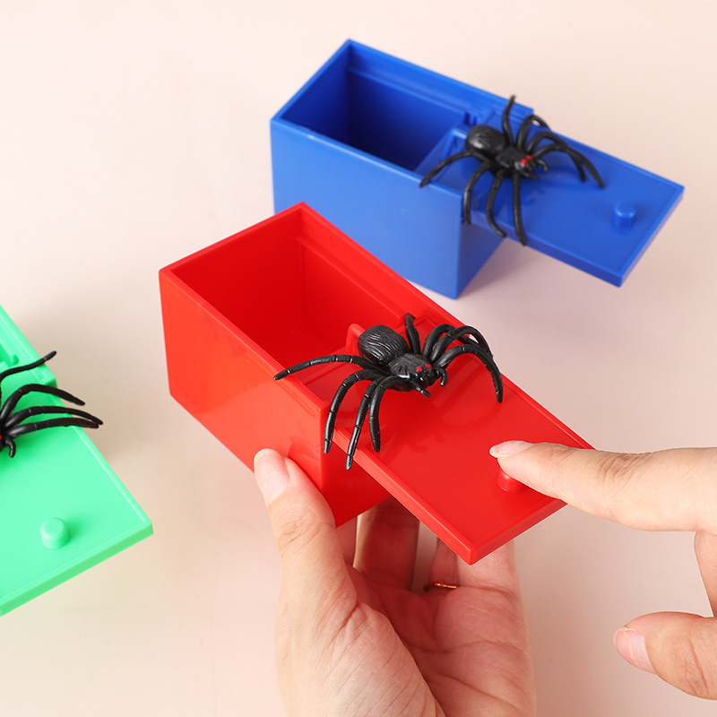 Tiktok same style trick spoof toy creative plastic spider Box cross-border Halloween decompression scared box