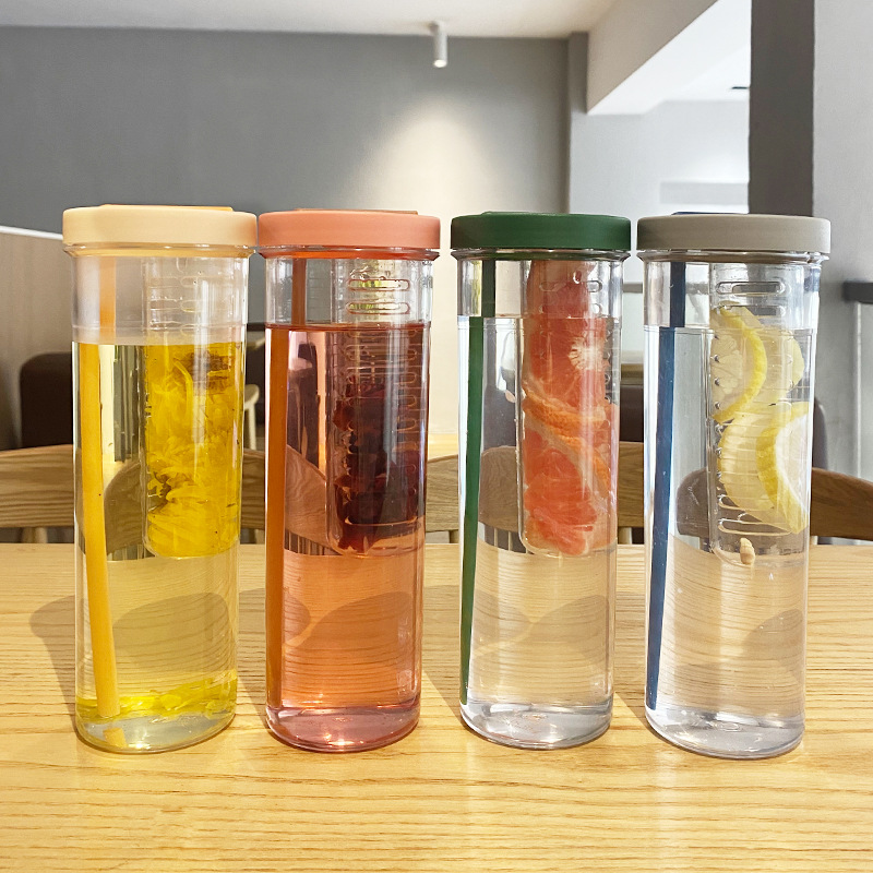 New stylish sippy cup with straw for students, simple and anti-drop plastic on-the-go cup, portable large capacity plastic cup