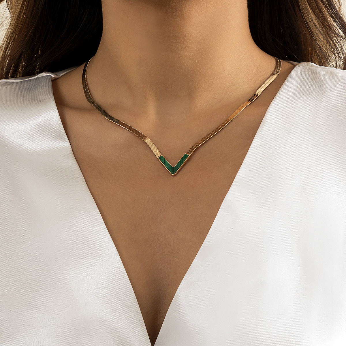 European and American Cross-border Jewelry Hip-hop Style Flat Snake Bone Chain Necklace Retro Simple Geometric V-shaped Necklace earrings