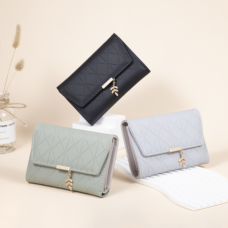 Women's Mid-length wallet summer new PU fresh rhombus personality leaf pendant tri-fold bag women's clutch