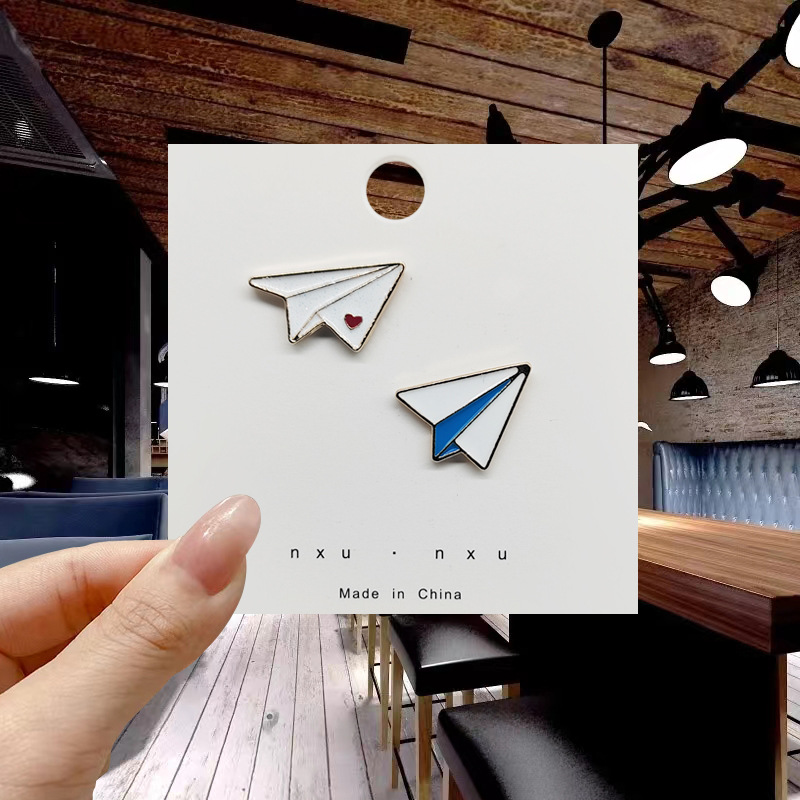 Small Airplane Brooch ins Trendy Men's and Women's Cute Japanese Style Simple Student Personality Badge Pin Clothing Bag Accessories