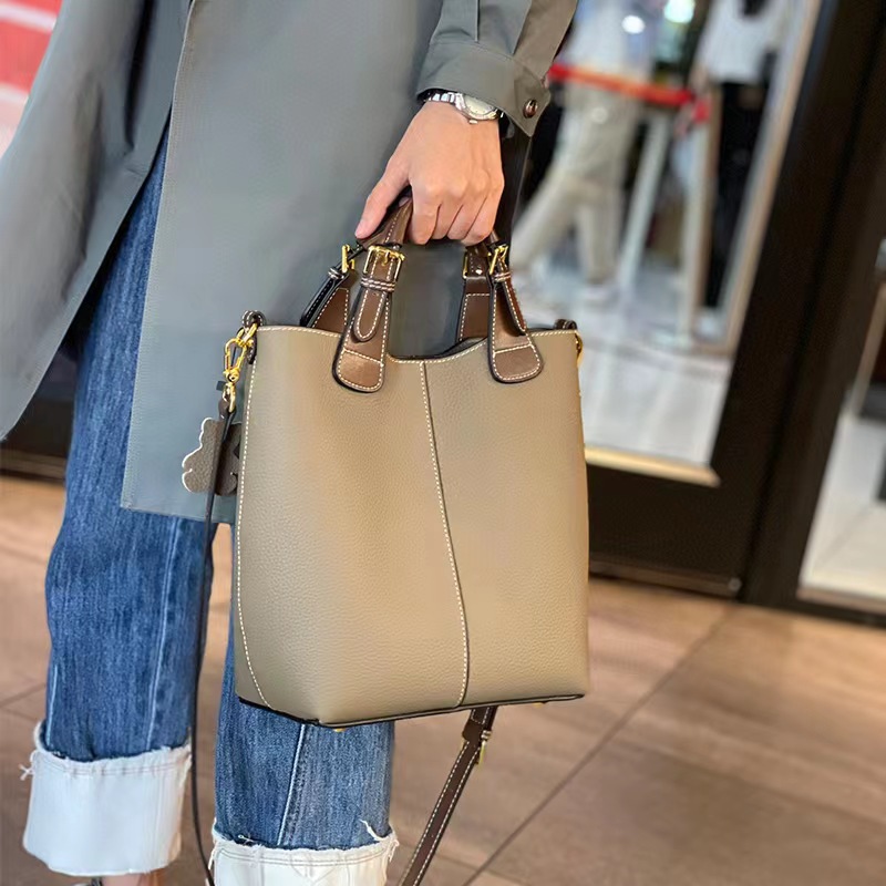 Women's Native Leather Bag 2022 New Large Capacity Crossbody Portable Bucket Bag Head Layer Cowhide Women's Shoulder Bag