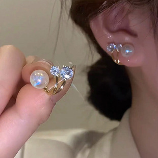South Korea pearl earrings niche design high-end feeling a two-wear 2022 new fashion temperament earrings