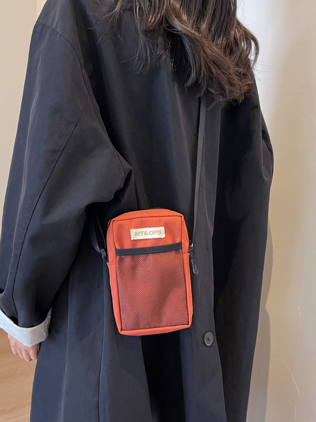 Solid color waterproof niche fashion brand mobile phone bag ins fashion mini coin purse earphone bag personalized small shoulder bag