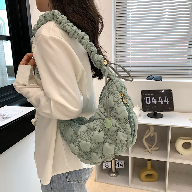 Niche Korean bubble women's bag, versatile down jacket bag, trendy casual one-shoulder cross-body dumpling bag, pleated cloud bag