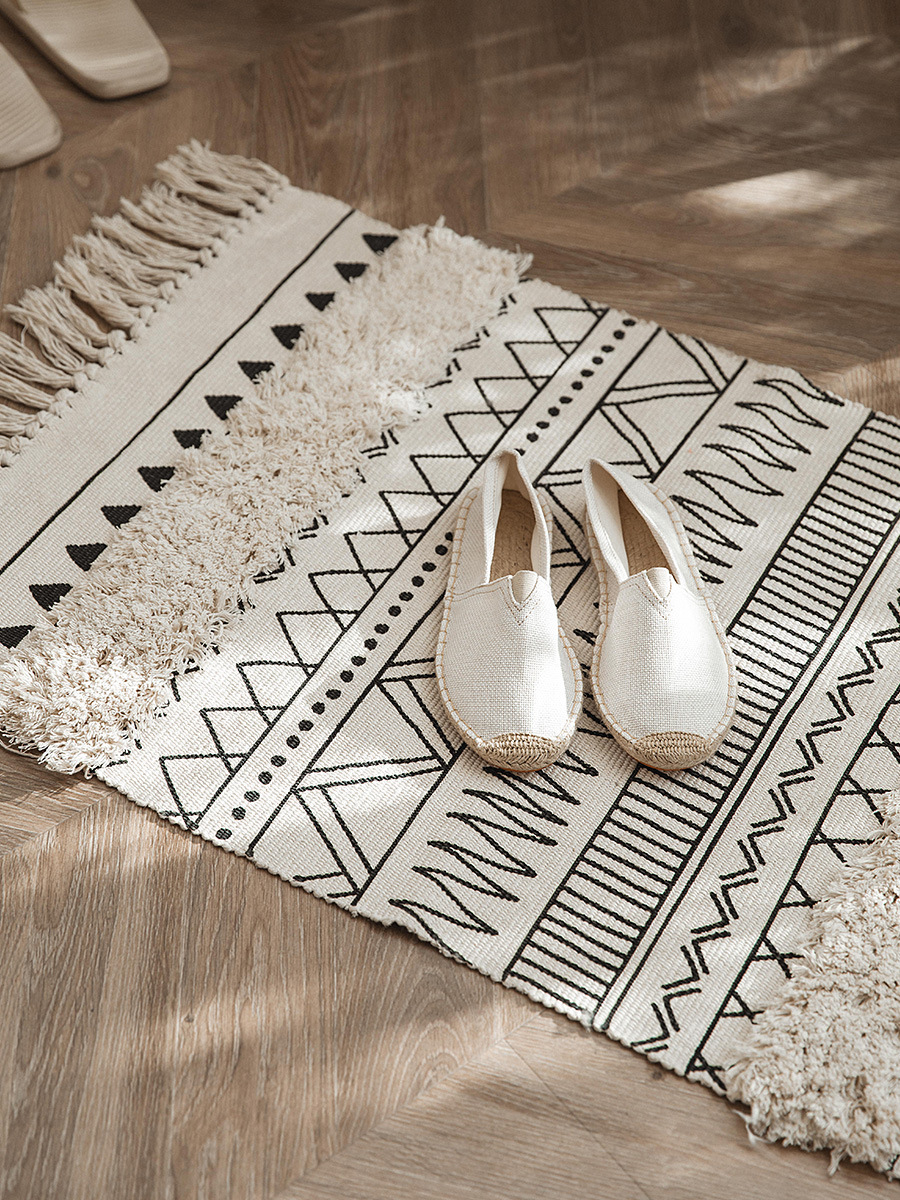 Foreign Trade Nordic Morocco Carpet Bedroom Mat ins Geometric Black and White Tassel Tufted Living Room Bedside Blanket Direct Selling