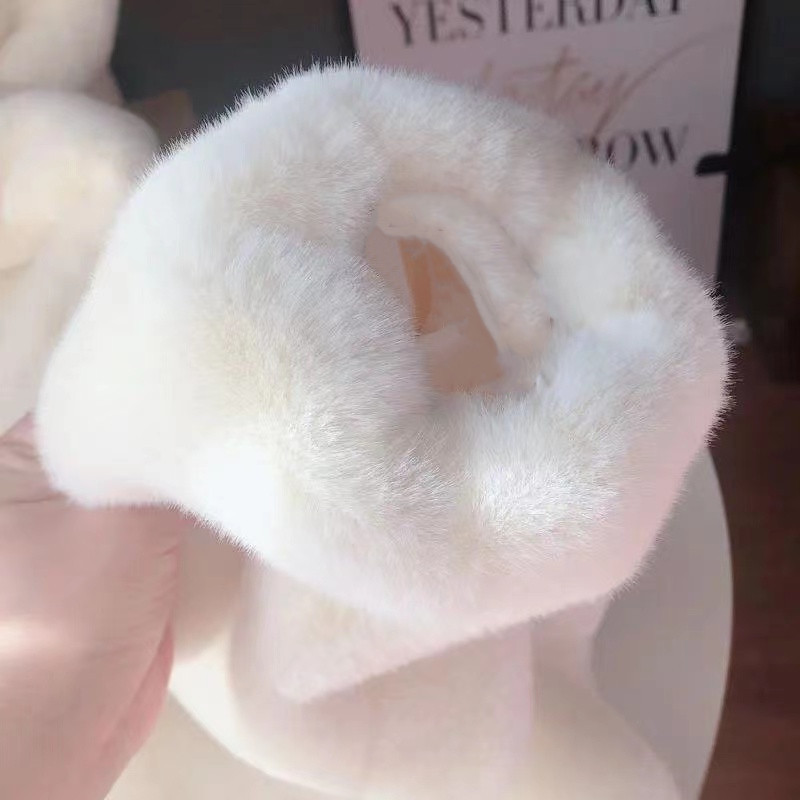 Giacca in pelliccia di media lunghezza con cappuccio e orecchie d'orso carine e larghe in pelliccia spessa invernale 2023 per donna_voghion.com
