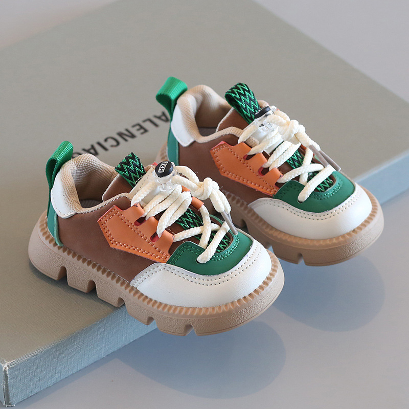 Children's board shoes 2024 spring boys sneakers leather girls casual shoes soft bottom baby shoes a generation of hair