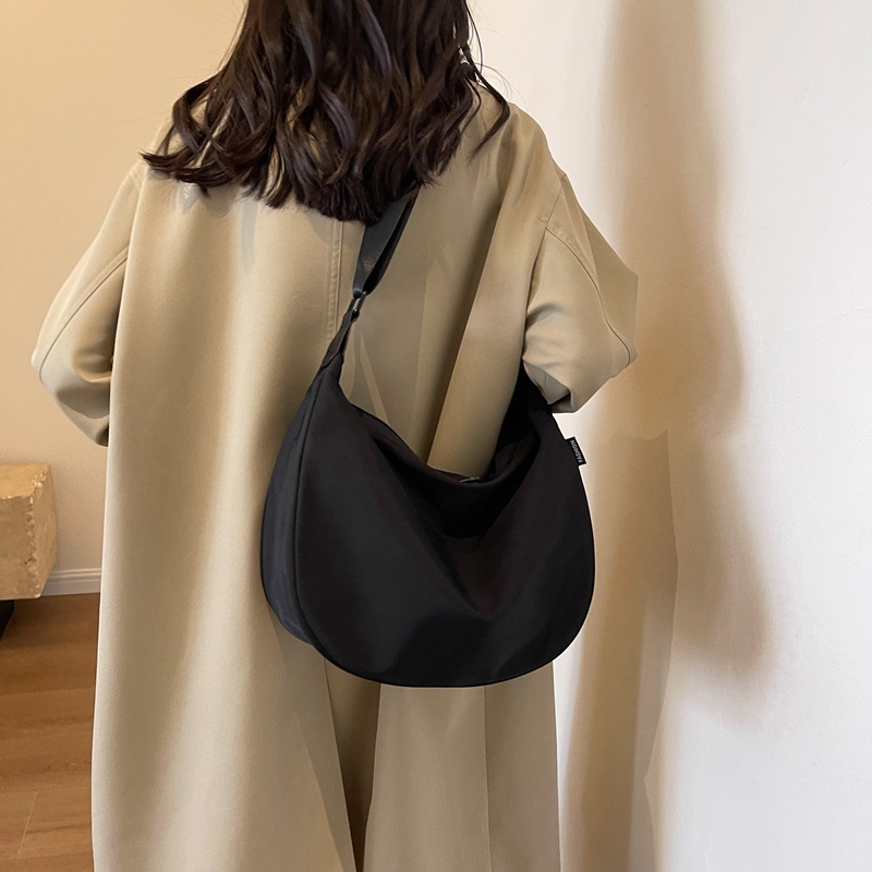 Live popular waterproof cloth large small size bag female 2023 new Korean style Oxford cloth dumpling bag all-match messenger bag