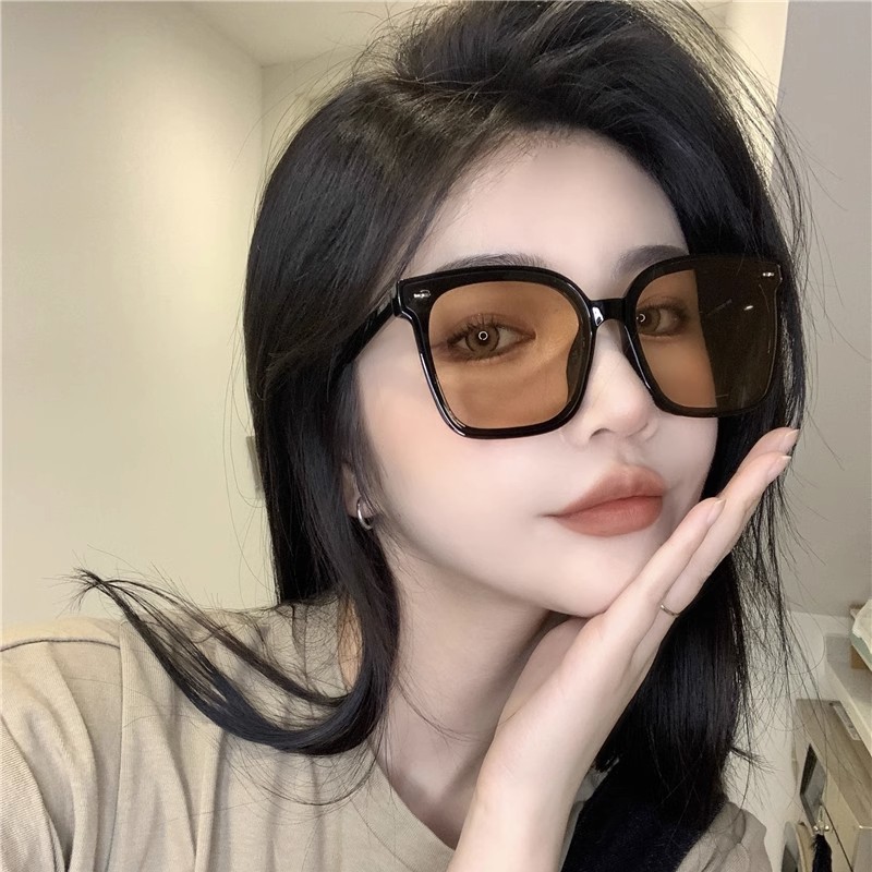 Retro large black frame brown square face-looking small sunglasses Internet celebrity women's high sense ins round face Korean style sunglasses
