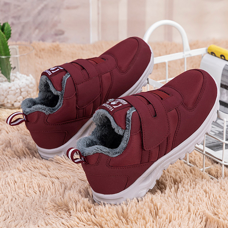 Elderly shoes winter cotton-padded shoes thickened middle-aged and elderly walking shoes soft bottom non-slip dad shoes mom shoes big feet wholesale