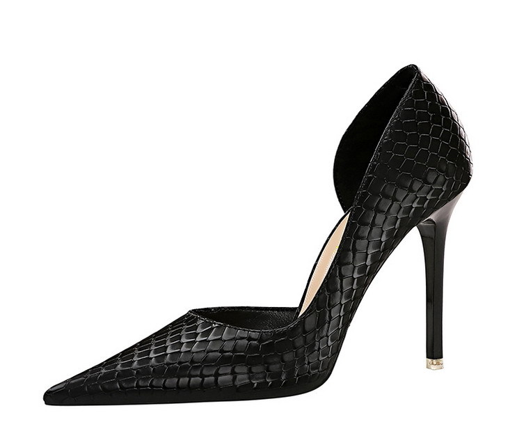 Slim slim heels with high heels and shallow side hollowed-out heels retro serpentine single shoes_voghion.com