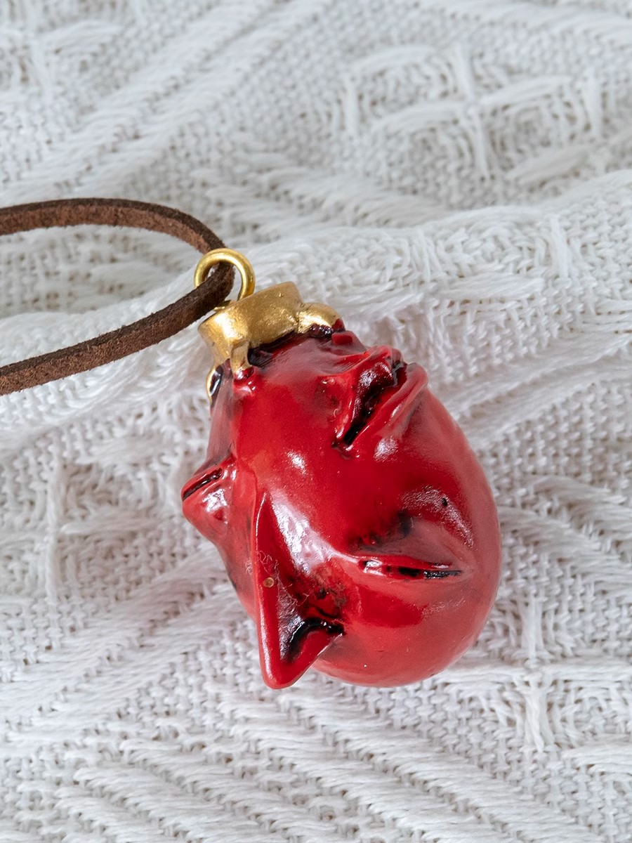 Xinshou village sword wind legend Qibei black Wright brand warrior Gus resin pendant pendant peripheral overlord's egg