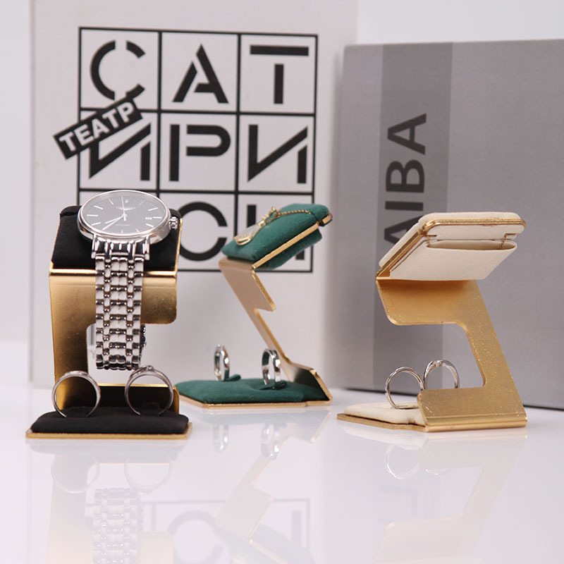 Metal-themed jewelry display props, watch pendants, rings, earrings, display racks, showcases, counters, and presentation displays