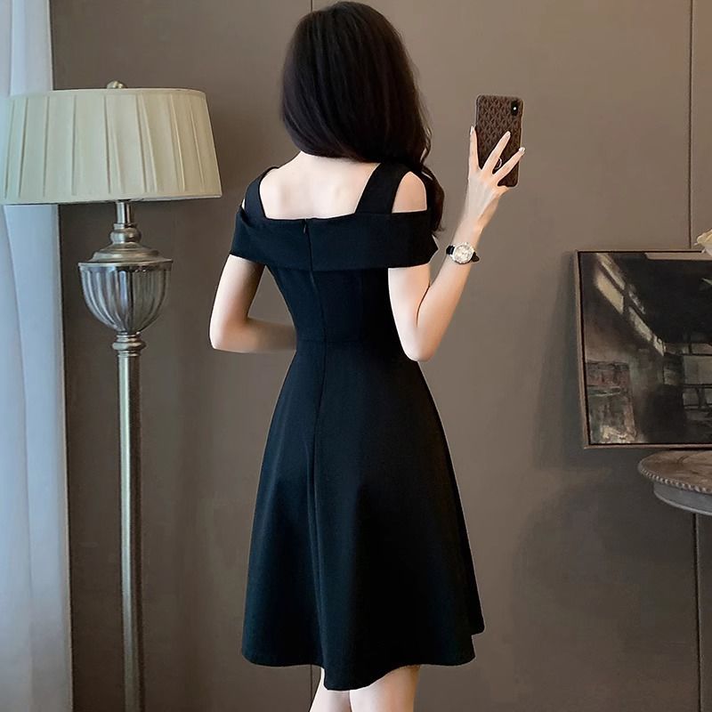 Black French Shoulder dress Women's Summer 2024 New Elegant Slimming Hepburn Style Sling Skirt for Small Women
