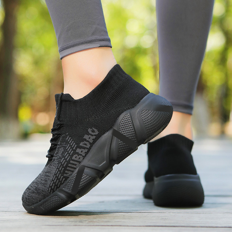 [Фитнес рекомендует Не уставать Foot Four Seasons Shoes] Niu Ba Dao Мужские и женские туфли с перемычкой Square Dance Shoes 22029