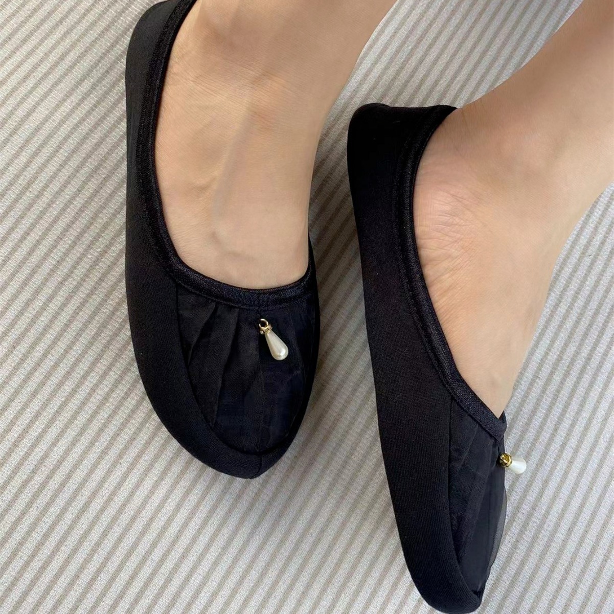 Japanese Style Folding Shoes for Export Quiet Flat Plain Elegant Fabric Slippers Travel Portable Carrying Shoes