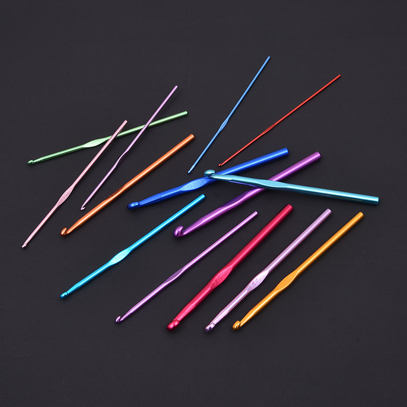 2023 hot selling color alumina single crochet DYI Knitting tools aluminum crochet sweater needle manufacturers in stock
