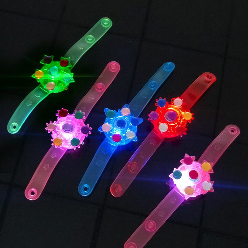 Luminous gyro watch new flash creative rotating gyro watch strap kindergarten small gift toy wholesale