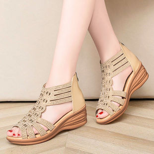 2023 summer new Roman mother rhinestone fish mouth heel ladies wedge heel open toe middle-aged sandals women a generation of hair