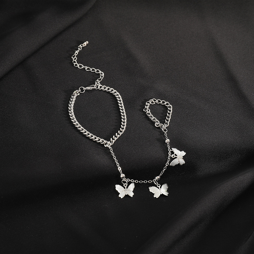 Mode einfache Nischendesign Damen Armband Schmetterling Anhänger Kette Finger Armband Ring integrierte Kette Armband Schmuck_voghion.com