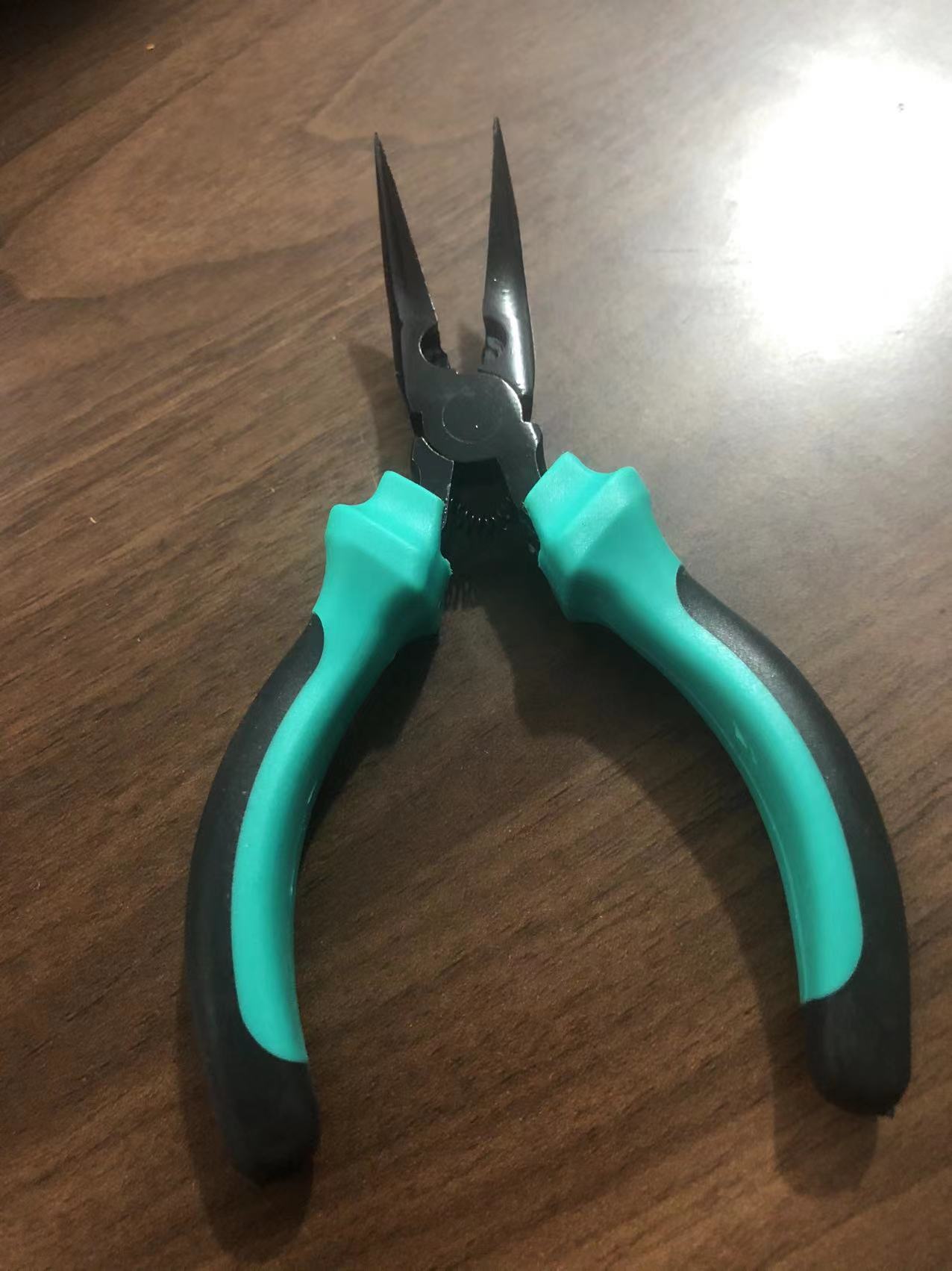 Bone-removing Pointed-nose pliers for removing chicken claw bone artifact for removing chicken claw bone-removing pliers boneless chicken claw bone-removing artifact for removing chicken claw bone