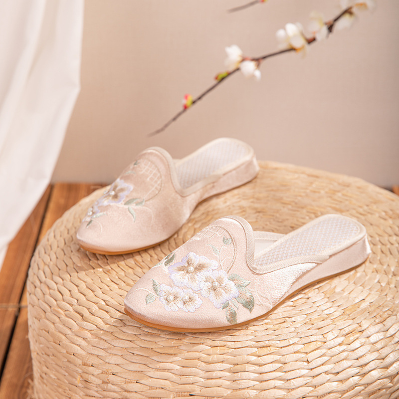 Floral 2023 Spring and Summer New Old Beijing Cloth Shoes Soft Bottom Retro Baotou Slippers Antique Cheongsam Shoes Embroidered Shoes