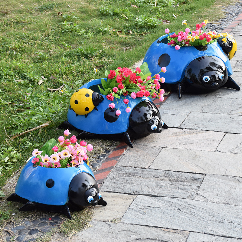 Coccinella beetle ornaments outdoor villa garden courtyard flower pot decoration garden landscape cartoon animal sculpture